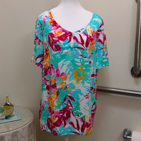 Coral Bay Tops - Coral Bay NWOT XL tropical tee, cotton/spandex, key hole detail, short sleeves